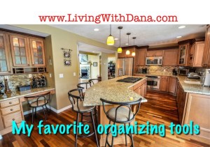 Challenge 2025 Week 10: Kitchen – Clean Cabinets & Drawers Like a Pro
