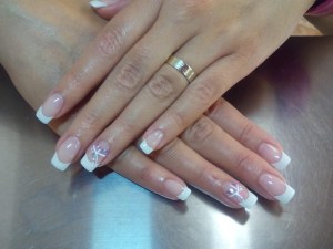 Do-it-yourself: Press-on nails are so easy and pretty!